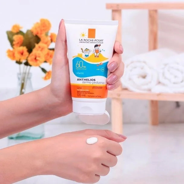ANTHELIOS AIRLICIUM DERMOPEDIATRICS PROTETOR SOLAR INFANTIL FPS60 120ML - Image 3